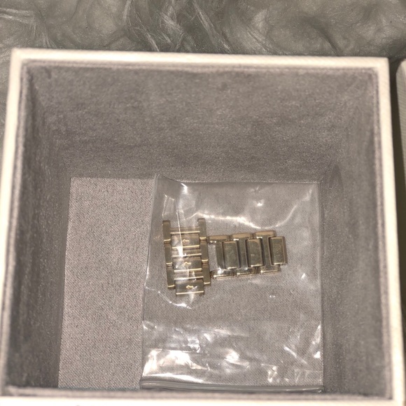 Beautiful micheal Kors watch gold - Picture 3 of 4